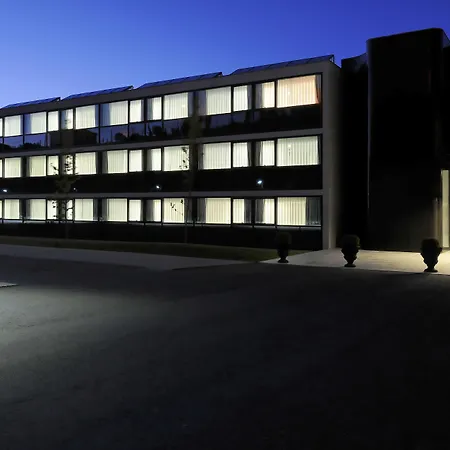 Open Village Sports & Club Guimarães