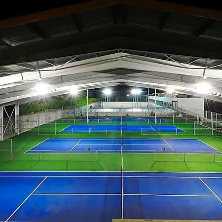 מלון Open Village Sports & Club