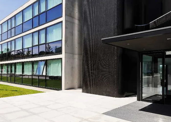 Open Village Sports & Club Guimarães